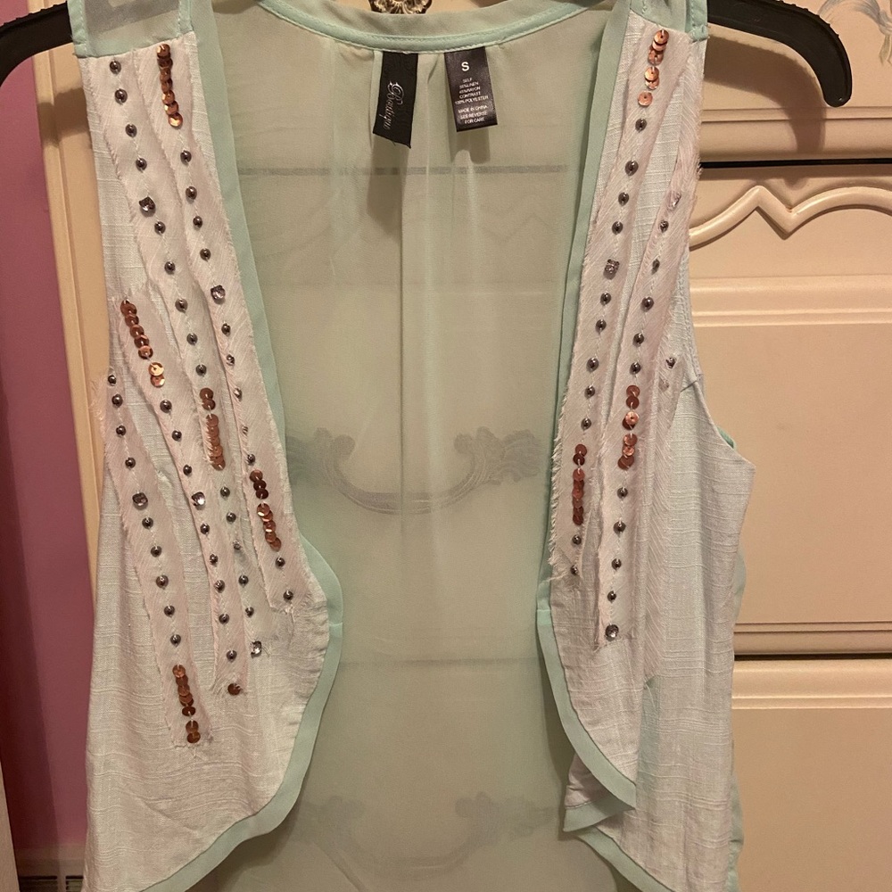 BKE vest